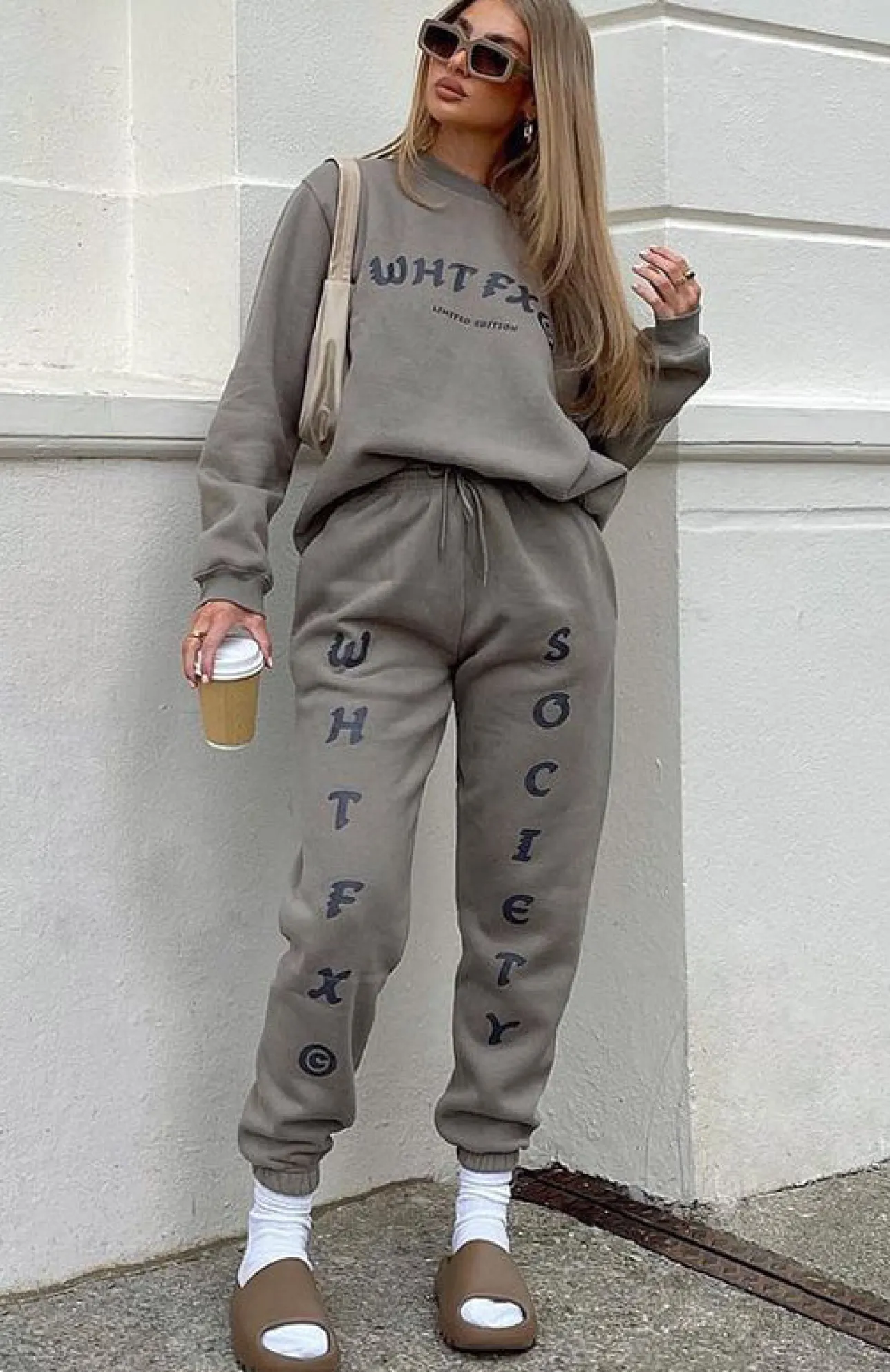 White Fox Boutique Big League Sweatpants Mocha brown Outlet
