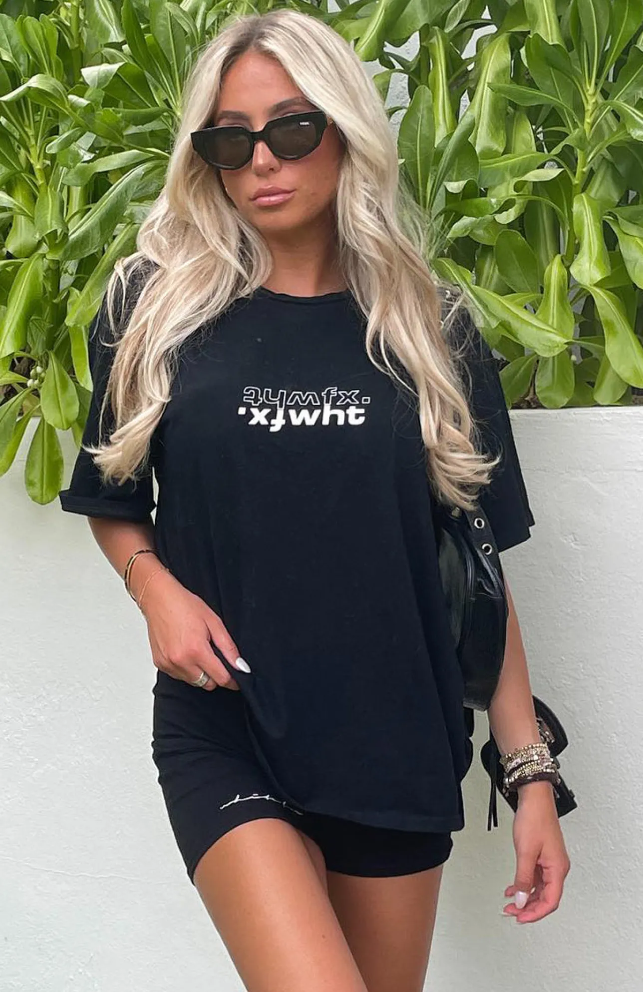 White Fox Boutique Catching Feelings Tee black Online
