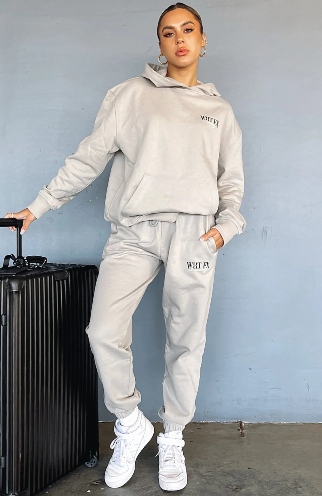 White Fox Boutique Classic Sweatpants Taupe grey New
