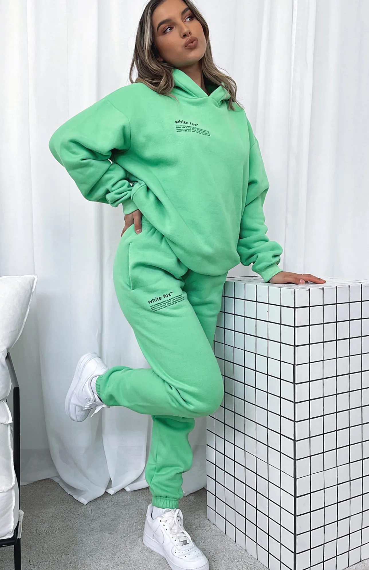 White Fox Boutique Do The Most Sweatpants Jolly green Online