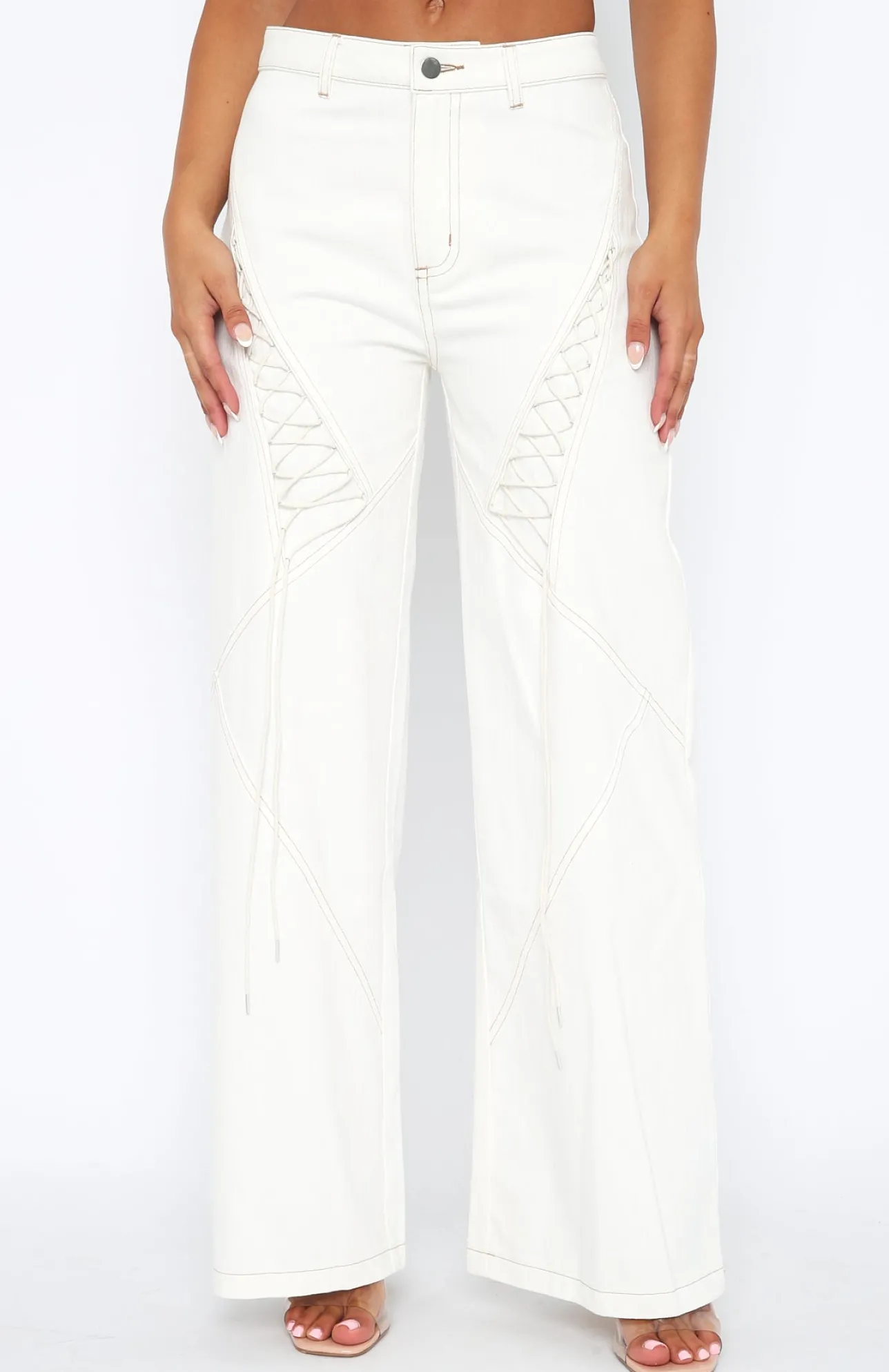 White Fox Boutique Feeling Hot Pants white Store