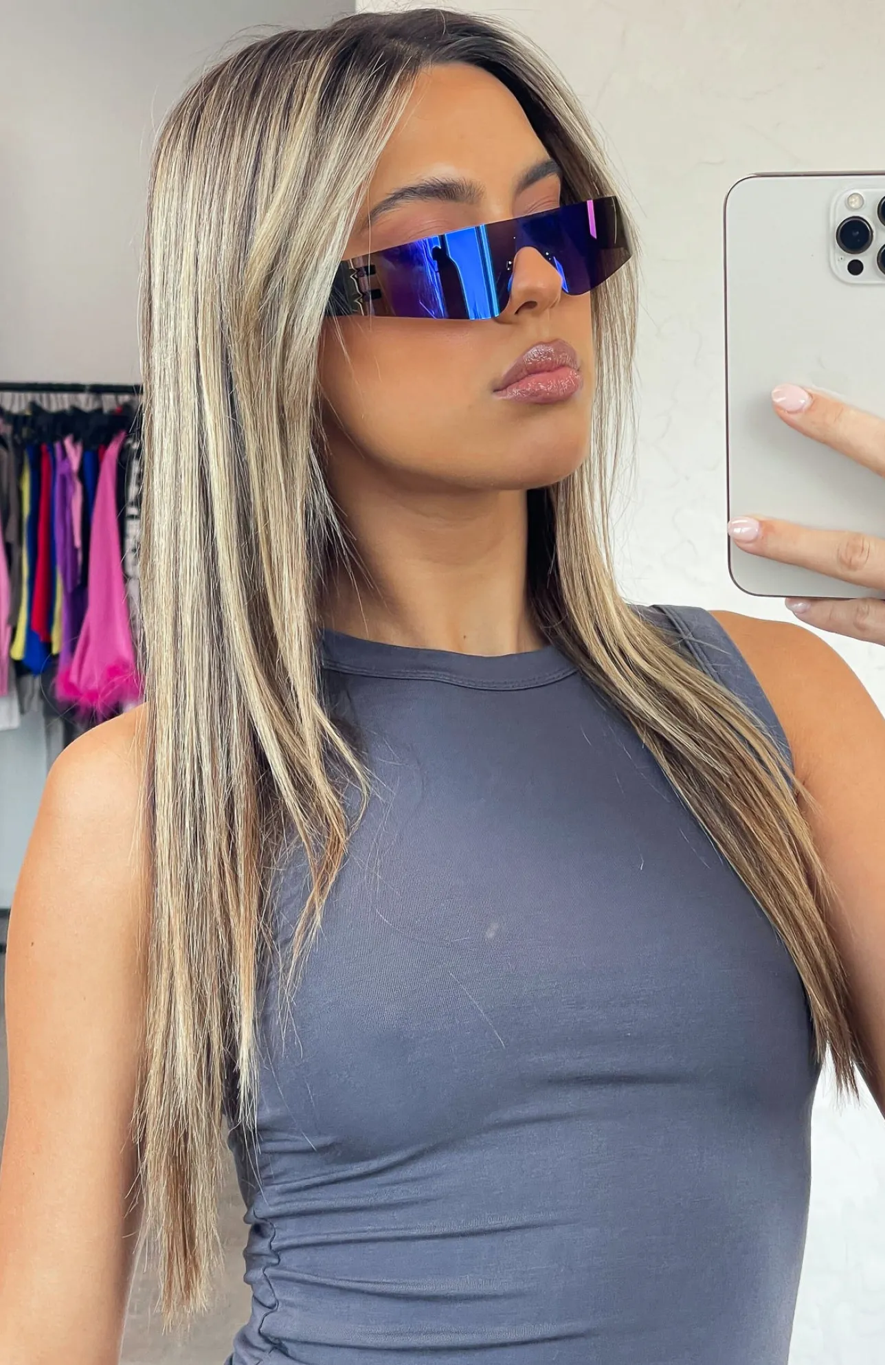 White Fox Boutique Leon Sunglasses /Reflective black Cheap