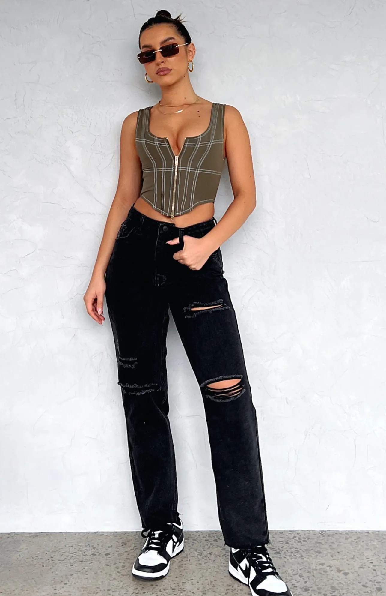 White Fox Boutique Love Stoned Boyfriend Jeans Vintage black New