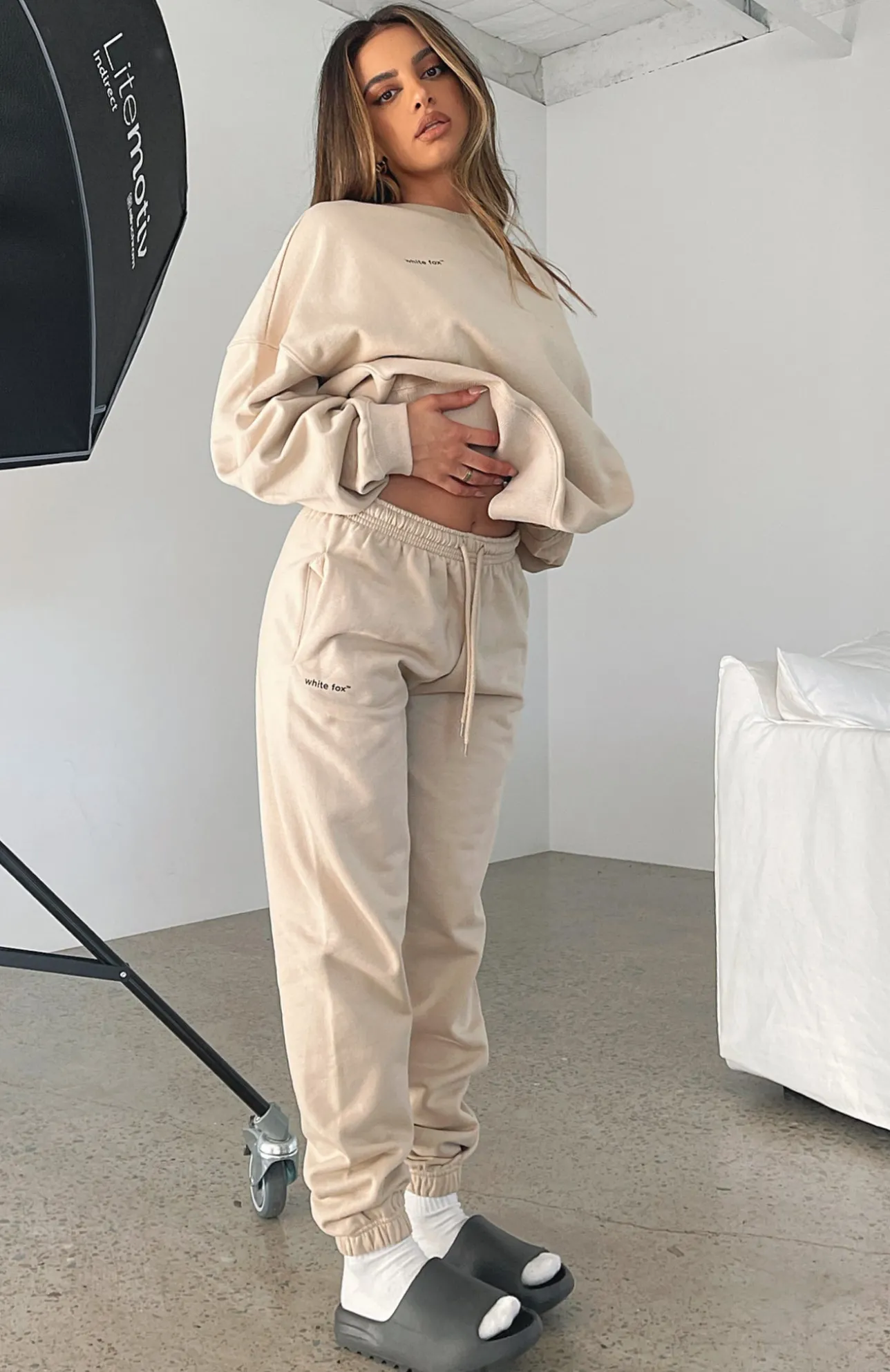 White Fox Boutique Not An Issue Sweatpants Sand nude Clearance