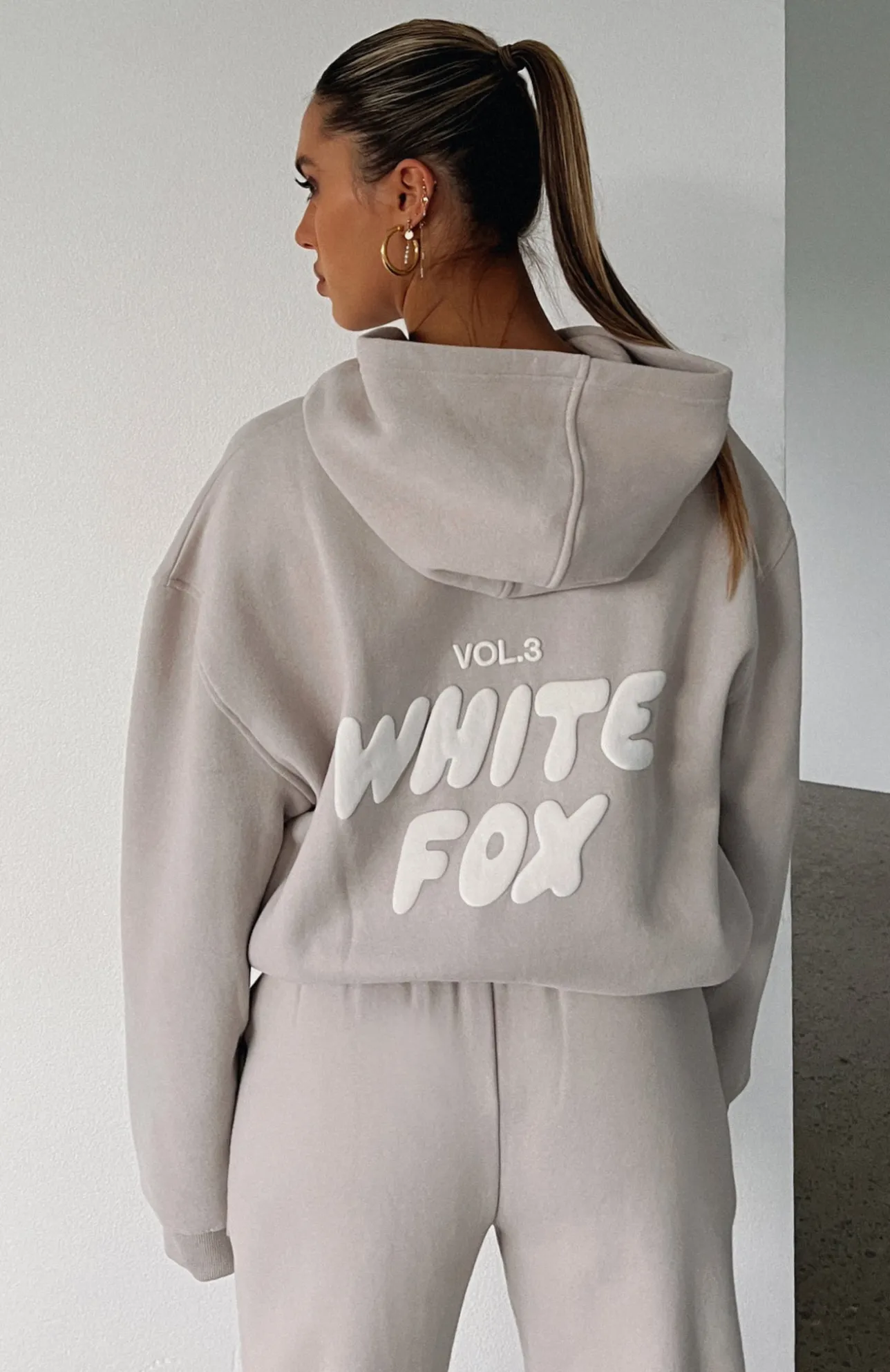 White Fox Boutique Offstage Hoodie Moon grey Discount