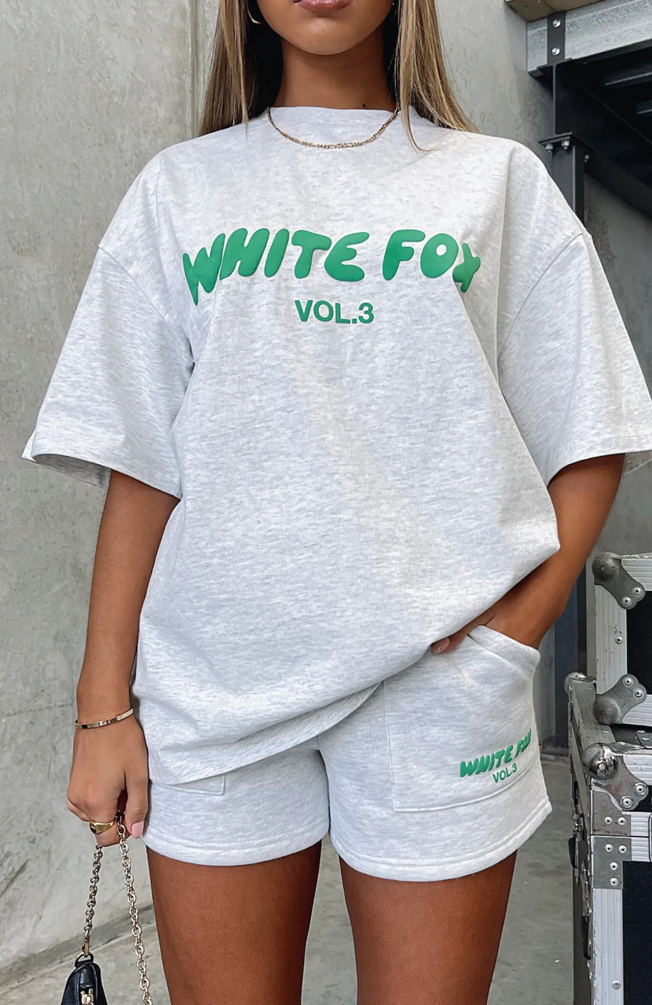 White Fox Boutique Offstage Oversized Tee Glacier grey New