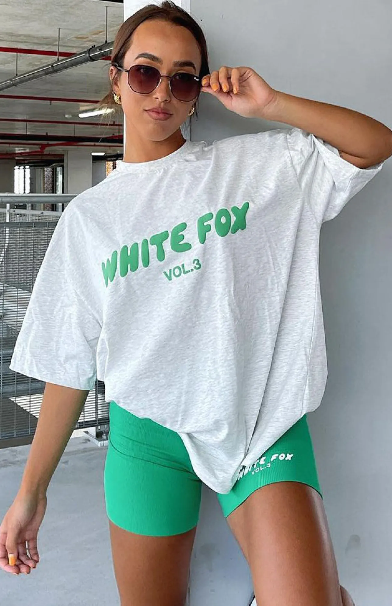 White Fox Boutique Offstage Oversized Tee Glacier grey New