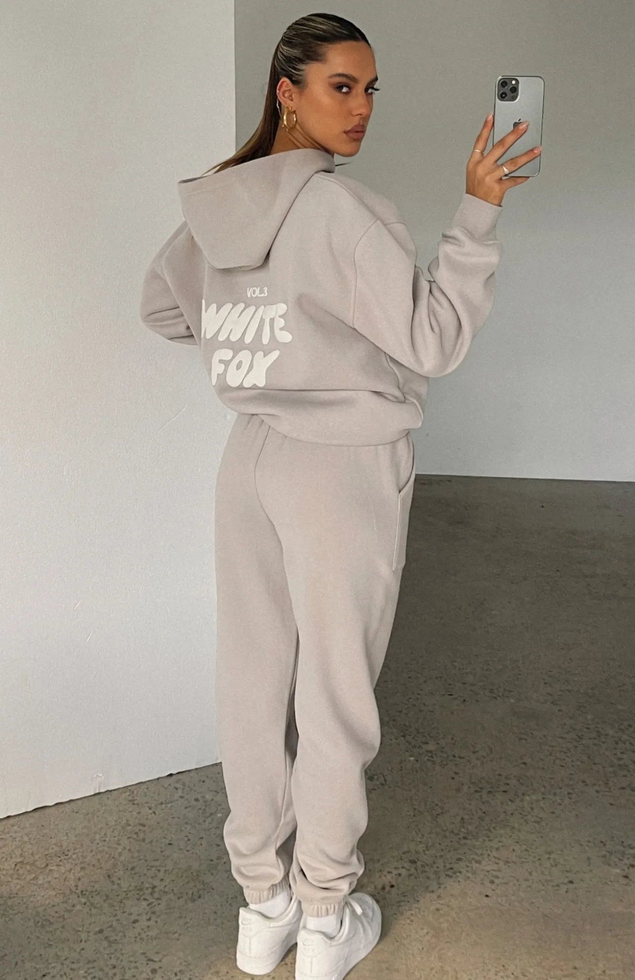White Fox Boutique Offstage Sweatpants Moon grey New