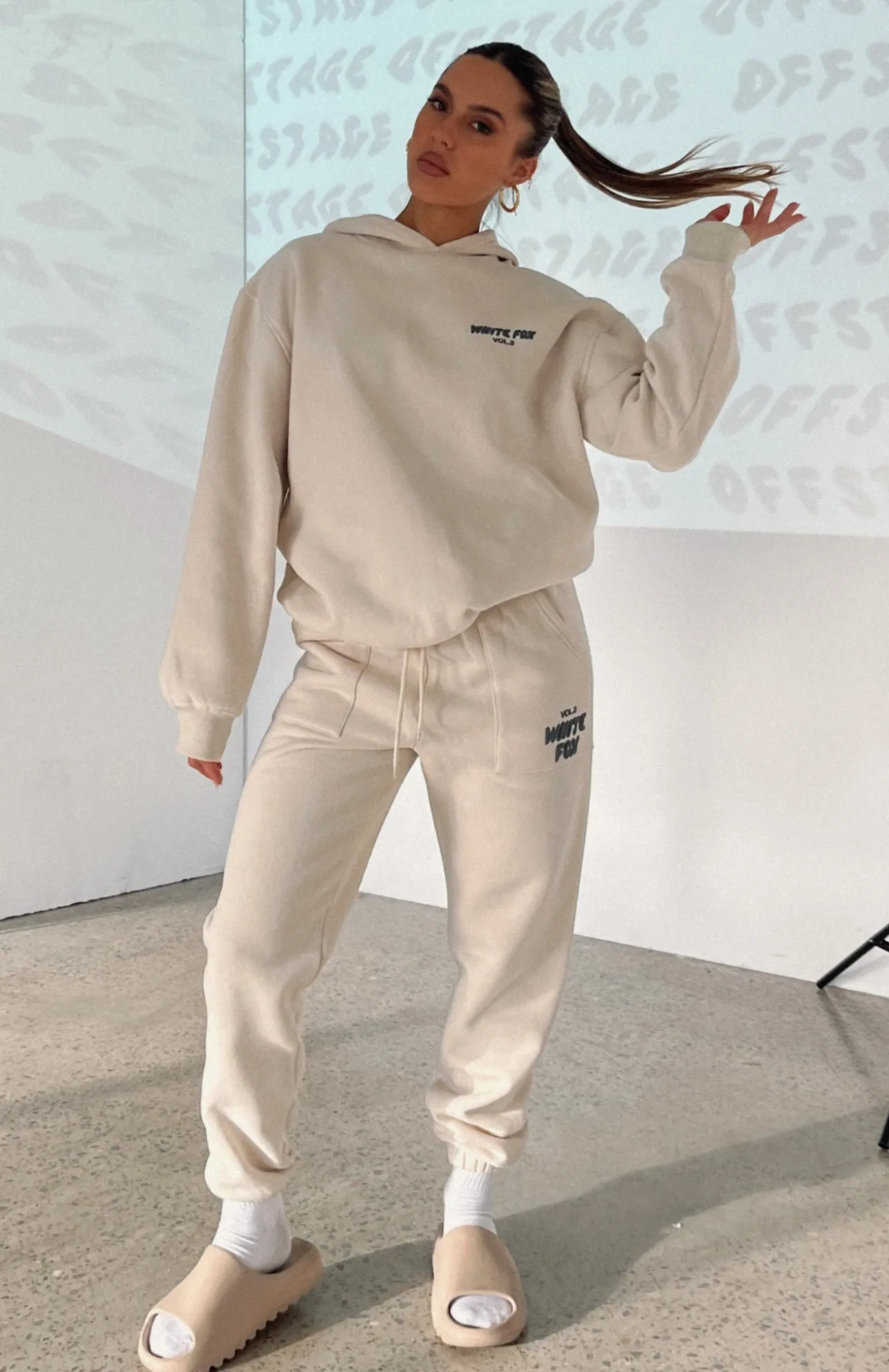 White Fox Boutique Offstage Sweatpants Pebble nude Flash Sale