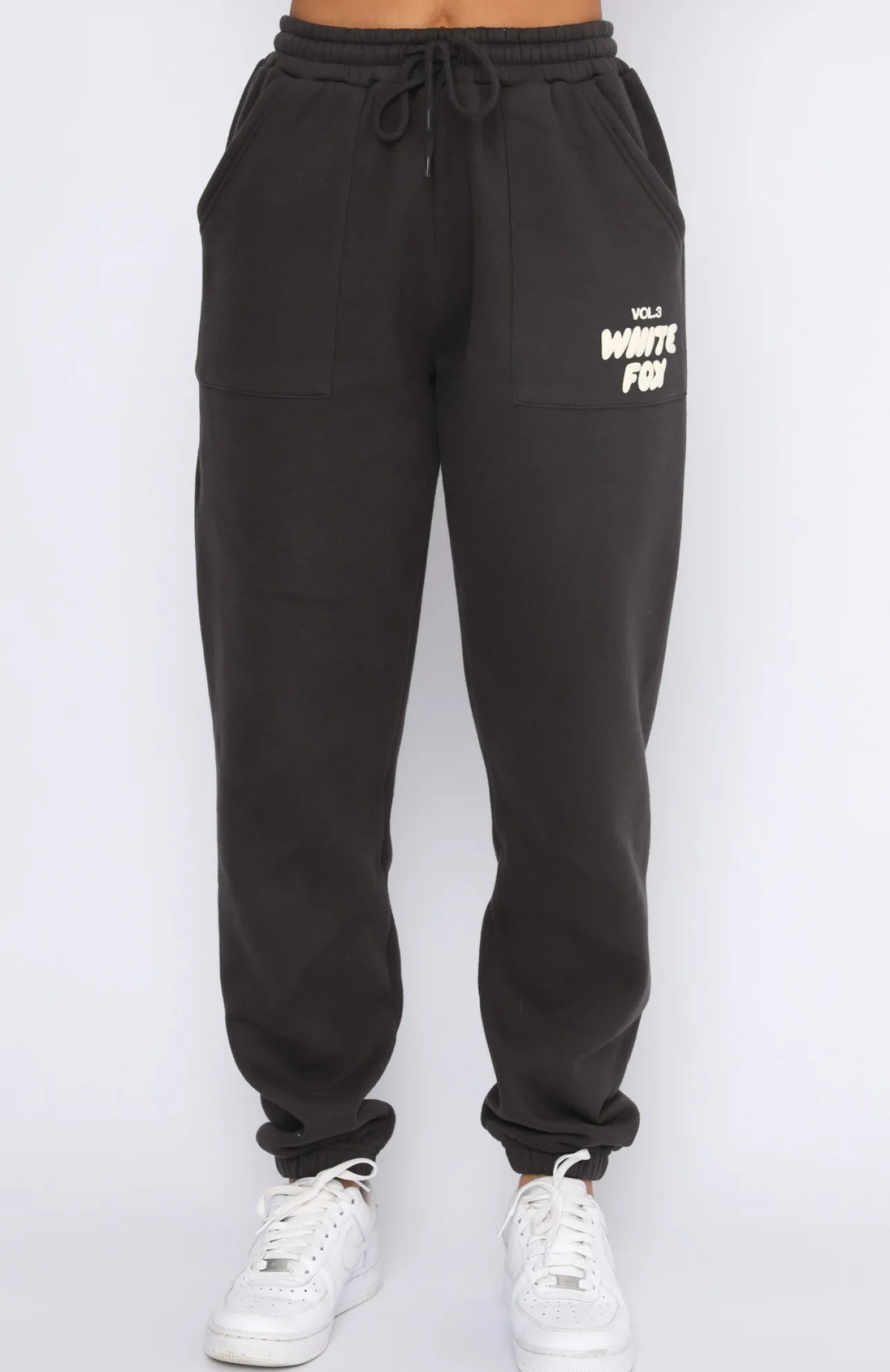 White Fox Boutique Offstage Sweatpants Shadow grey Hot