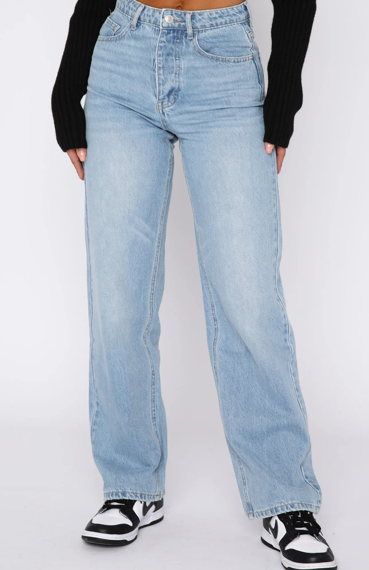 White Fox Boutique One Call Away Jeans Vintage Mid blue Sale