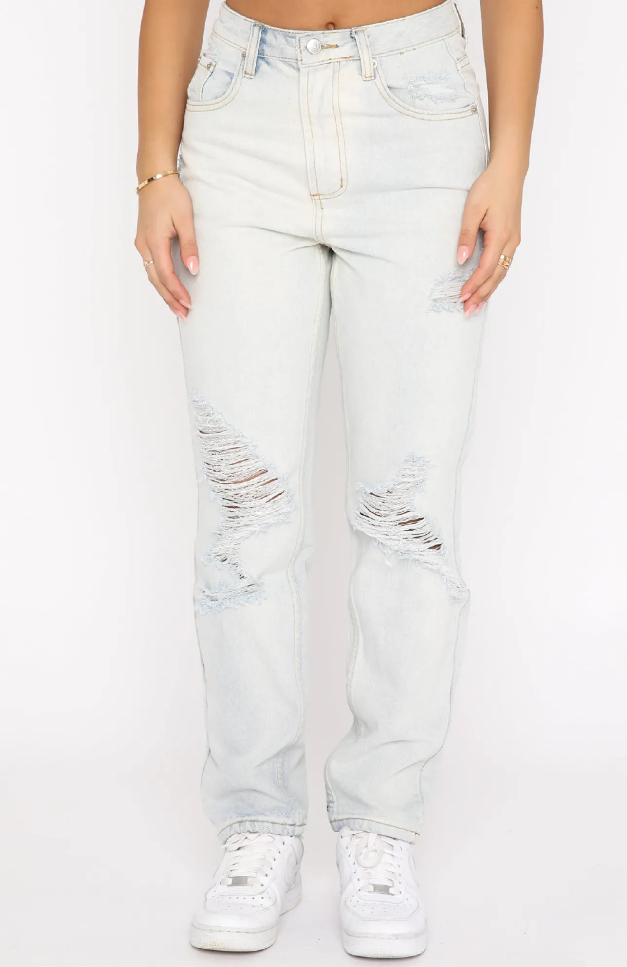 White Fox Boutique Piece Of Me Boyfriend Jeans Light blue Clearance