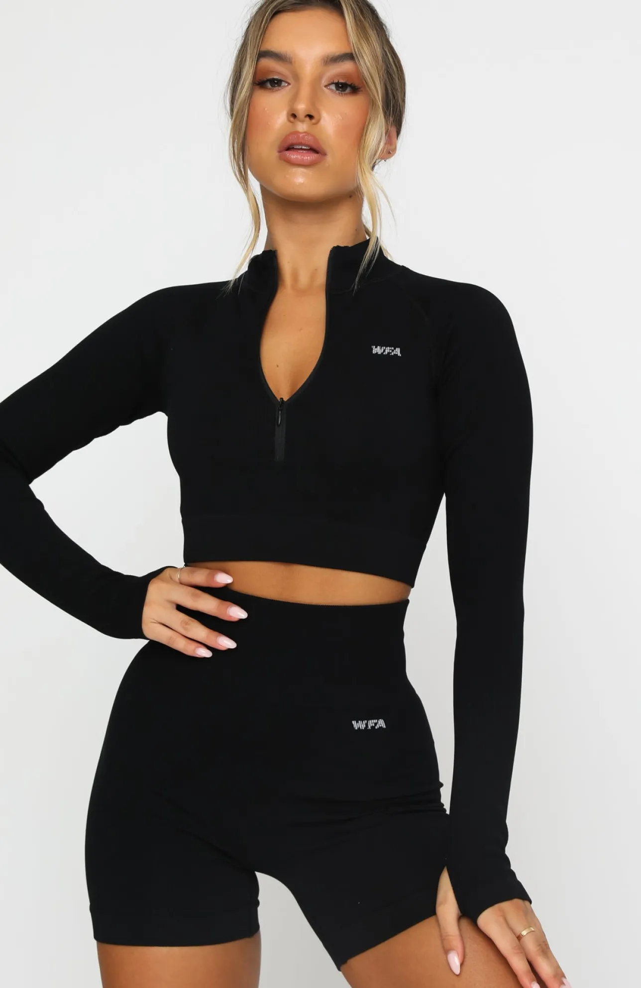 White Fox Boutique Seamless Long Sleeve Sports Crop black New