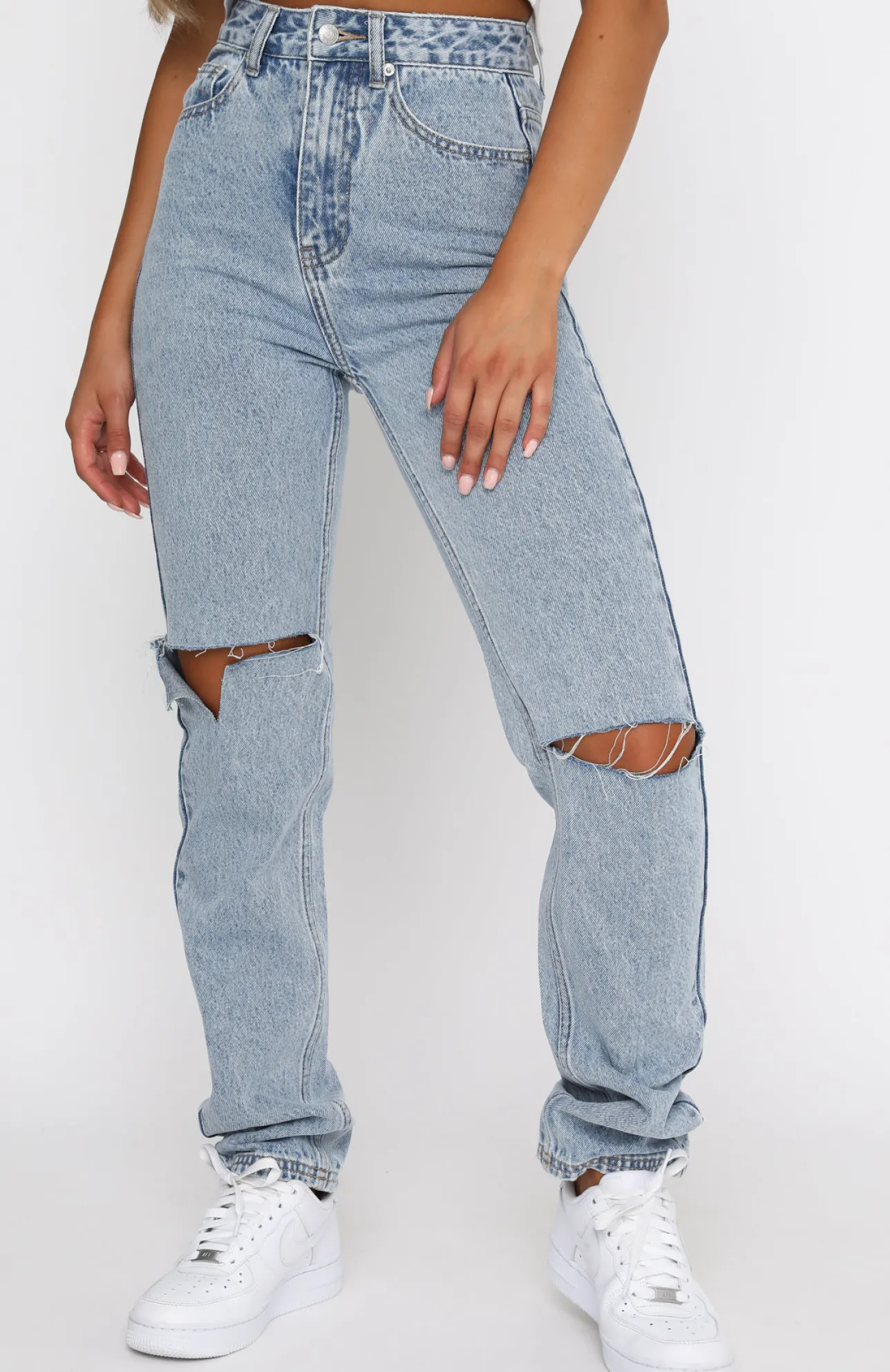 White Fox Boutique She's All That Straight Leg Denim Jeans Washed blue Sale