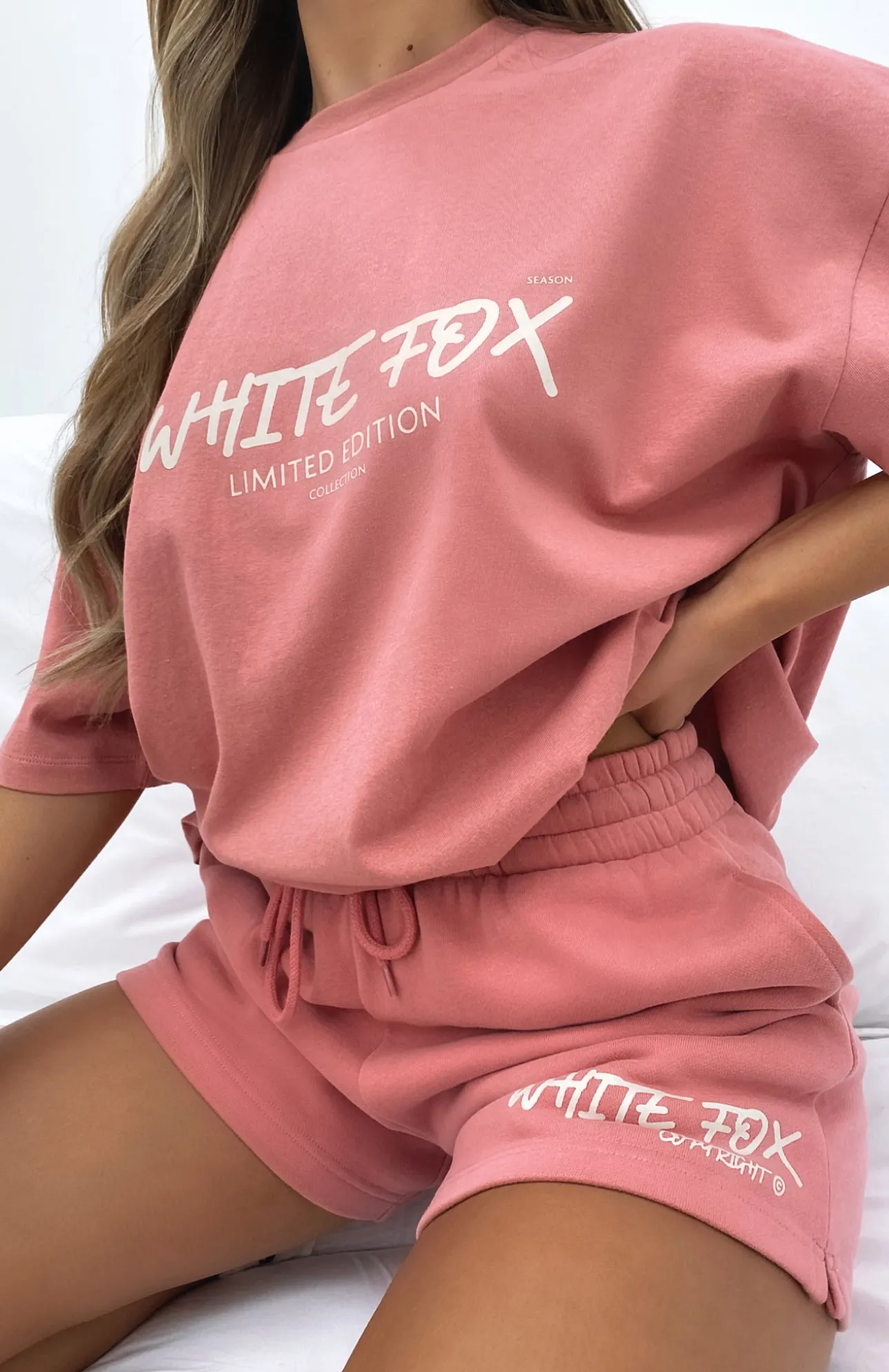 White Fox Boutique Step Back Oversized Tee Berry pink Store