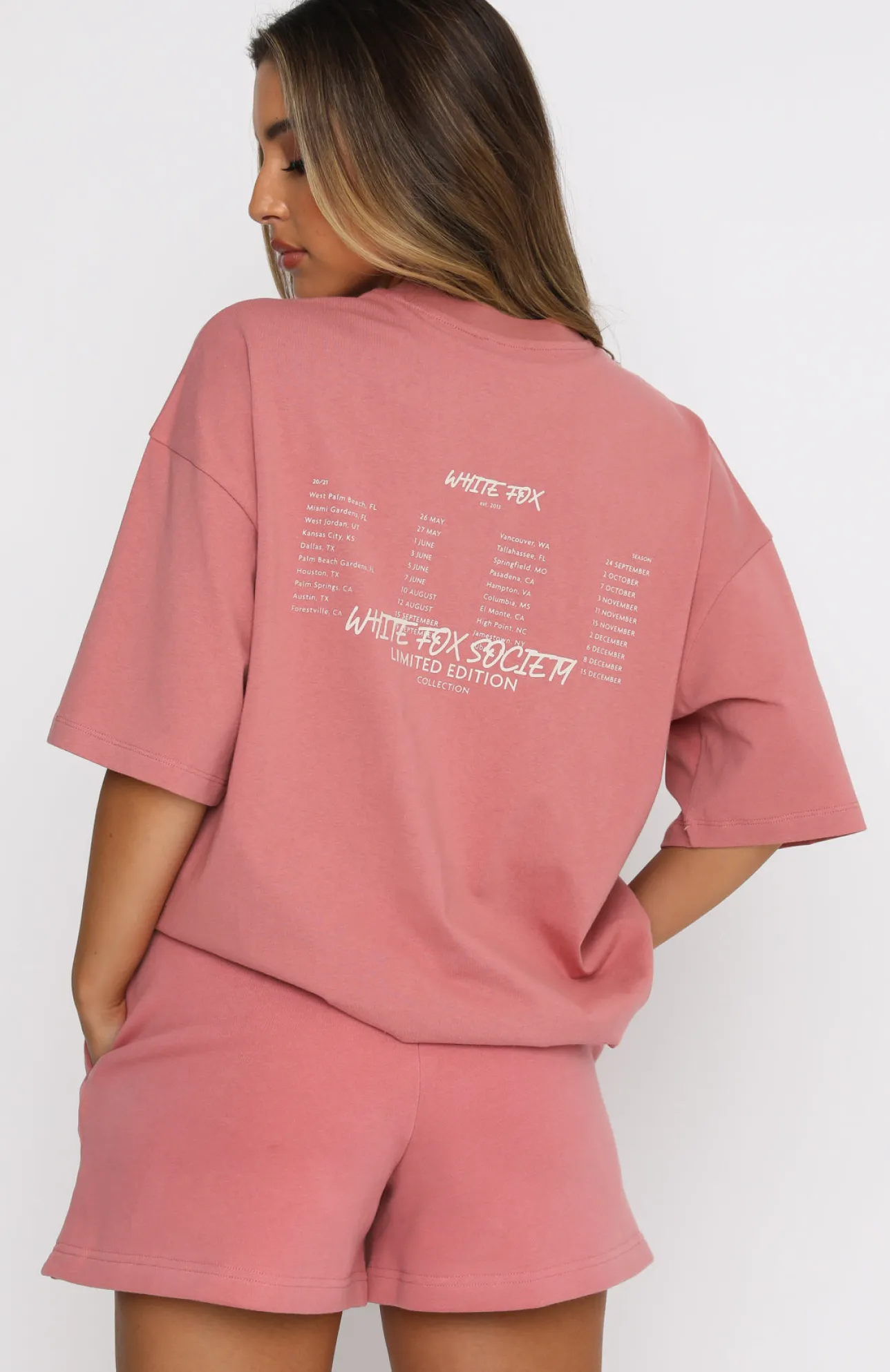 White Fox Boutique Step Back Oversized Tee Berry pink Store