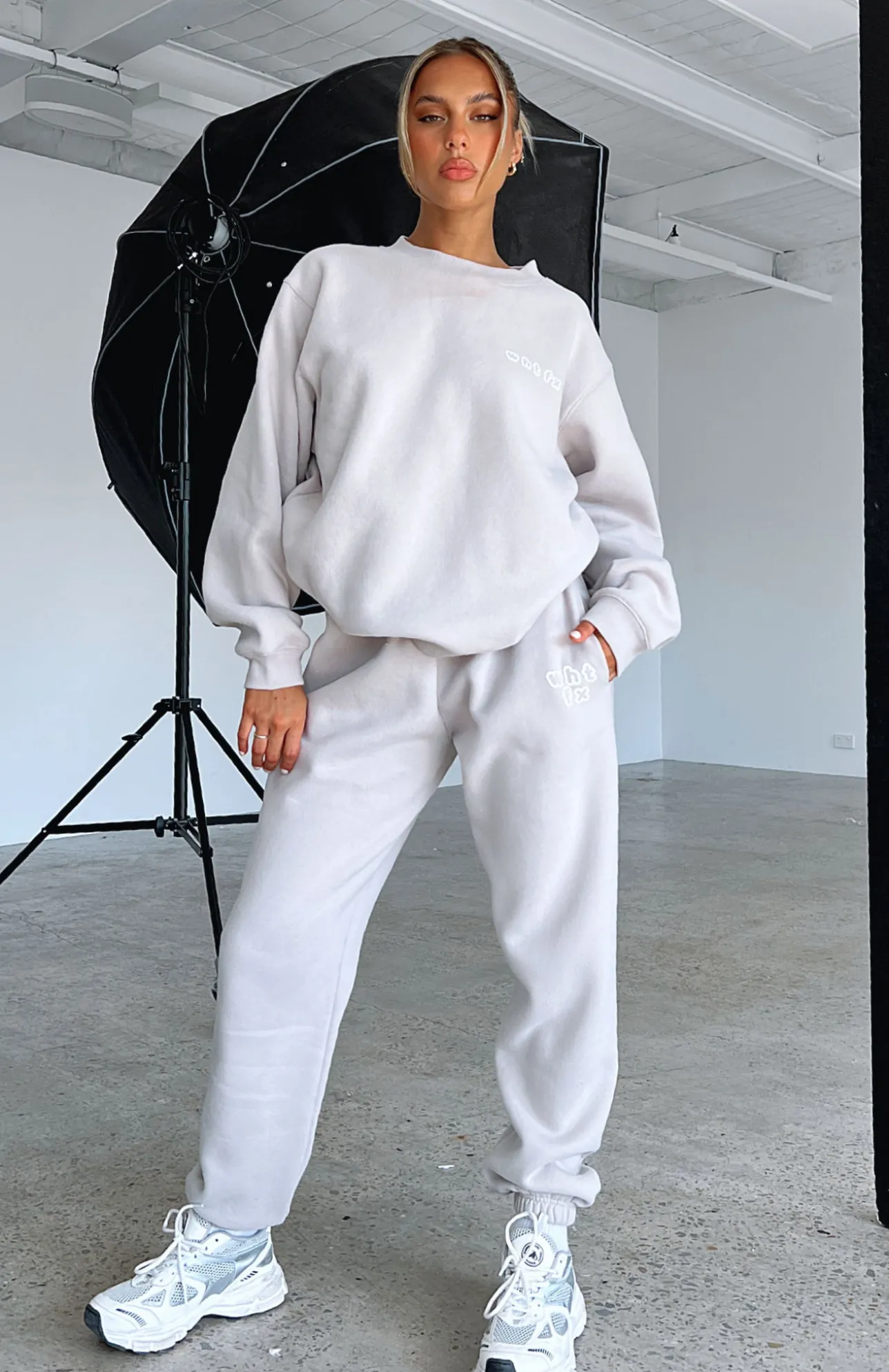 White Fox Boutique Top Tier Sweatpants Lunar grey Fashion