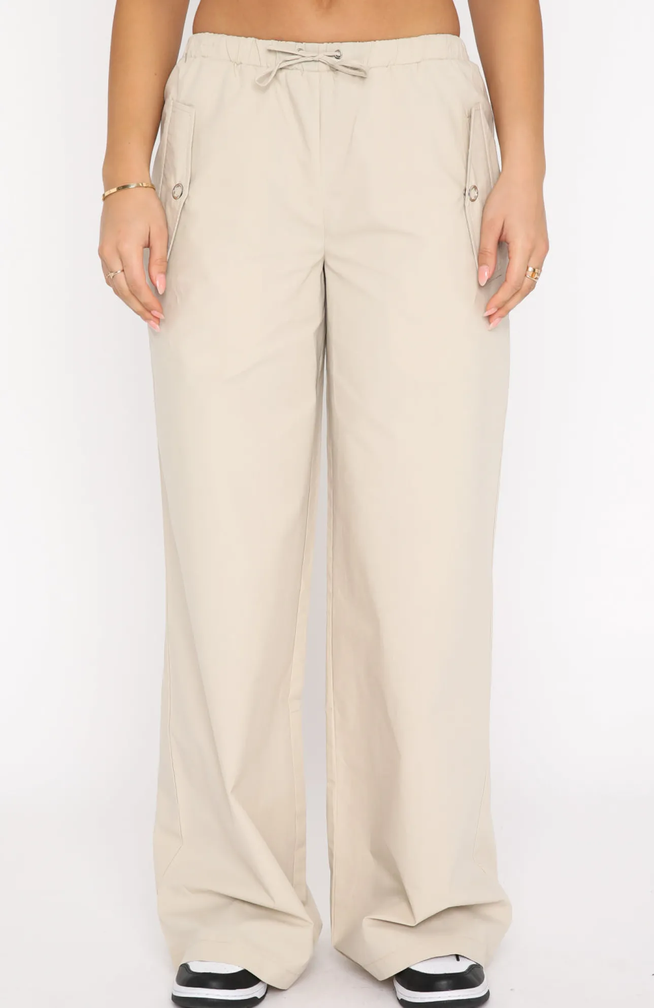 White Fox Boutique Watch Your Back Cargo Pants Stone nude Outlet